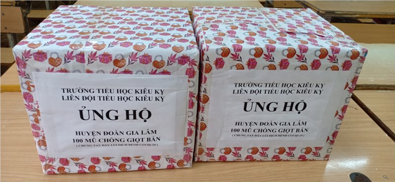 Liên đội tiểu học Kiêu Kỵ phát động, ủng hộ 100 mũ chắn giọt bắn.